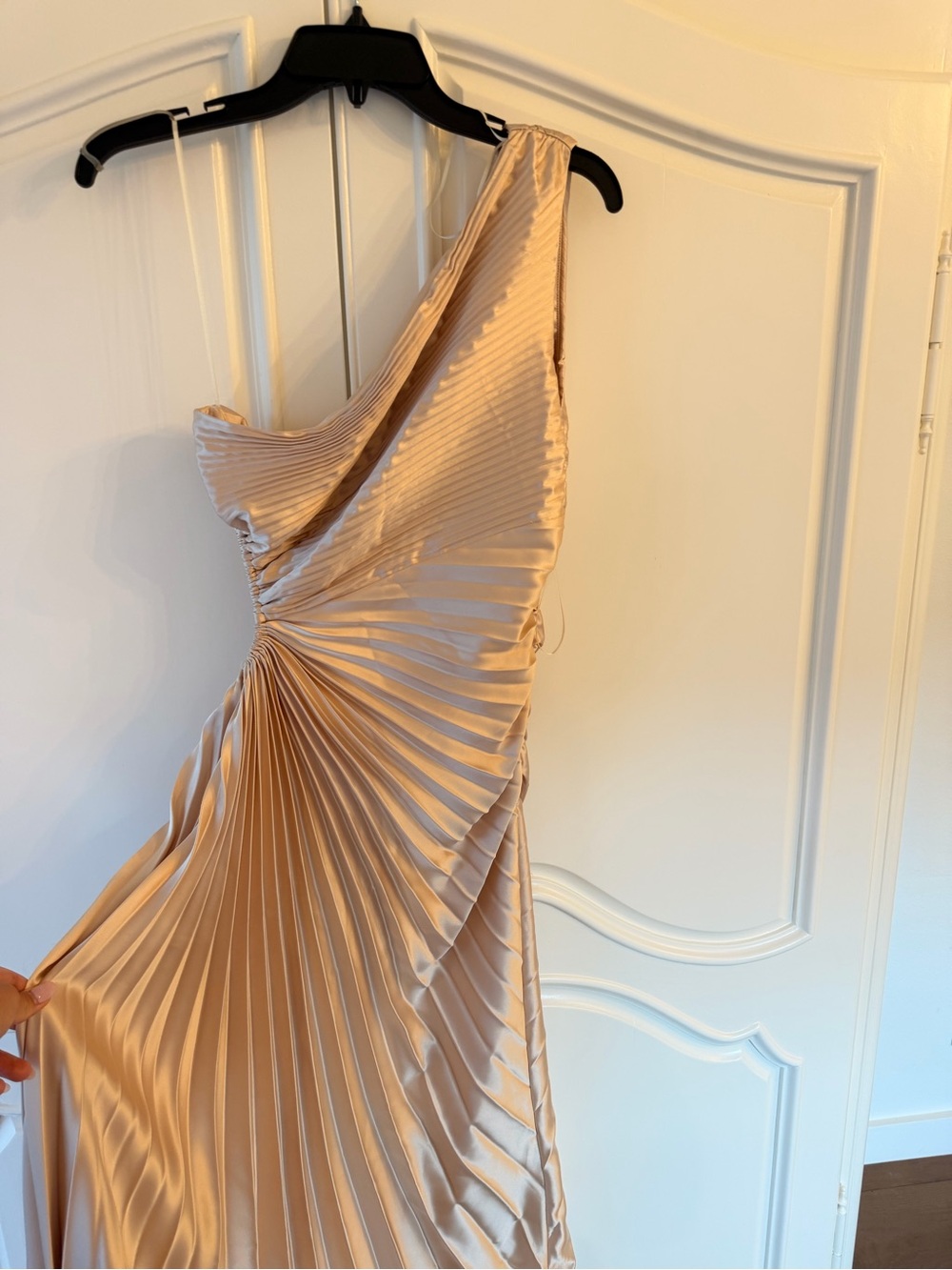 One-Shoulder Pleated Satin Evening Dress in Champagne - Picture 6 of 7